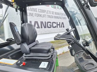 Four wheel front forklift Hangcha AE25-I - 12