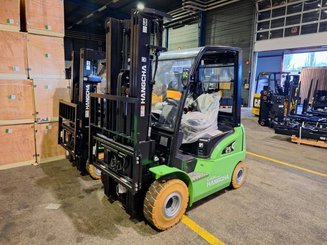 Four wheel front forklift Hangcha XC25i - 1