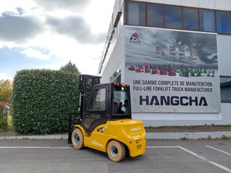 Four wheel front forklift Hangcha XE30i (CPD30-XEY2-SI)