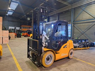 Four wheel front forklift Hangcha XE30i (CPD30-XEY2-SI)