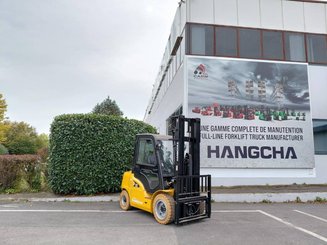 Four wheel front forklift Hangcha XE30i (CPD30-XEY2-SI)
