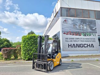 Four wheel front forklift Hangcha XE30i (CPD30-XEY2-SI) - 2
