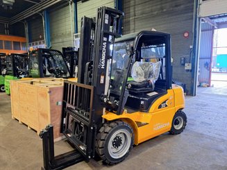 Four wheel front forklift Hangcha XE30i (CPD30-XEY2-SI)