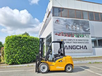 Four wheel front forklift Hangcha XE30i (CPD30-XEY2-SI) - 1