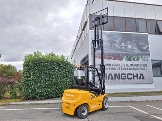 Four wheel front forklift Hangcha XE30i (CPD30-XEY2-SI)