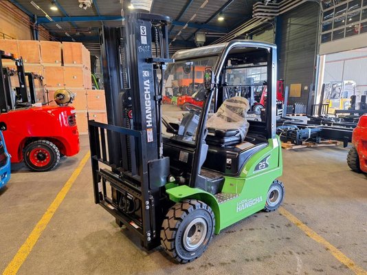 Four wheel front forklift Hangcha XC25i - 1