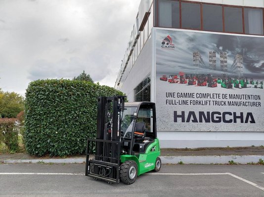 Four wheel front forklift Hangcha XC25i - 1