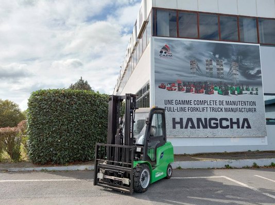 Four wheel front forklift Hangcha AE30-I - 1