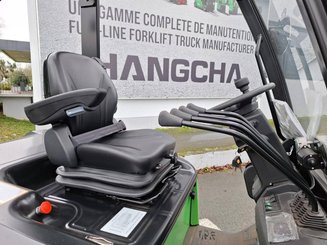 Four wheel front forklift Hangcha AE30-I - 12