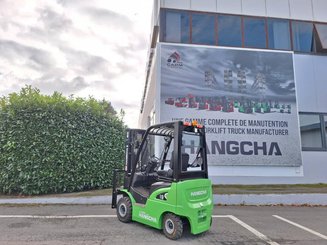 Four wheel front forklift Hangcha XC18i - 3