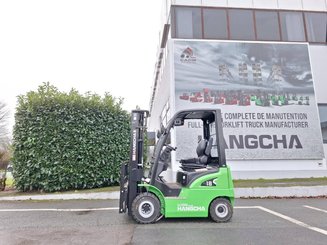 Four wheel front forklift Hangcha XC18i - 1