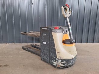 Pedestrian pallet truck Crown WP3080 - 14