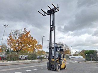 Four wheel front forklift Caterpillar GP25NT
