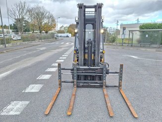 Four wheel front forklift Caterpillar GP25NT