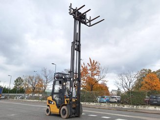 Four wheel front forklift Caterpillar GP25NT