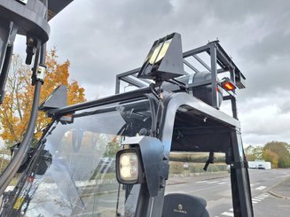 Four wheel front forklift Caterpillar GP25NT