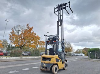 Four wheel front forklift Caterpillar GP25NT