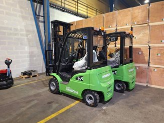 Four wheel front forklift Hangcha XC25i - 1