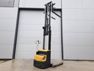Straddle stacker Caterpillar NSP16N2S