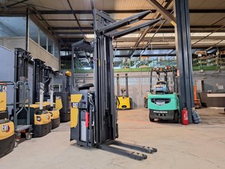Stand-on pallet stacker Caterpillar NSR16N