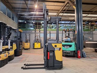 Stand-on pallet stacker Caterpillar NSR16N