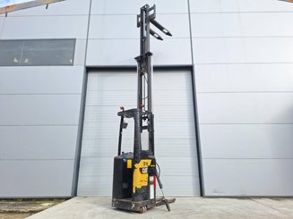 Stand-on pallet stacker Caterpillar NSR16N