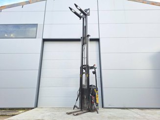 Stand-on pallet stacker Caterpillar NSR16N