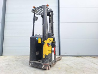 Stand-on pallet stacker Caterpillar NSR16N