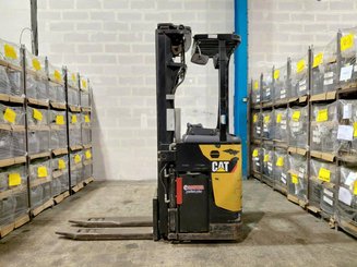 Stand-on pallet stacker Caterpillar NSR20N