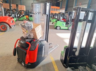 Stacker truck with folding platform Hangcha  CDD16-AC2S-L 