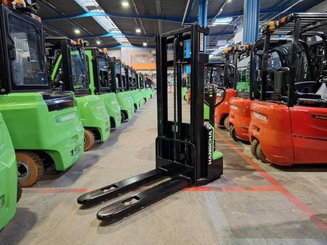 Pedestrian pallet stacker Hangcha CDD12-A2MC2-ISZ