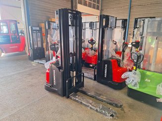 Pedestrian pallet stacker Hangcha CDD16-AEC2