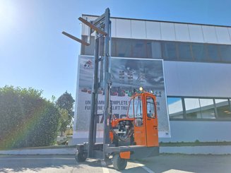 Multidirectional sideloader Hubtex DQ45D