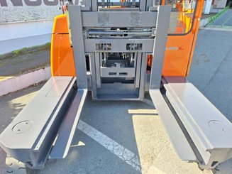 Multidirectional sideloader Hubtex DQ45D