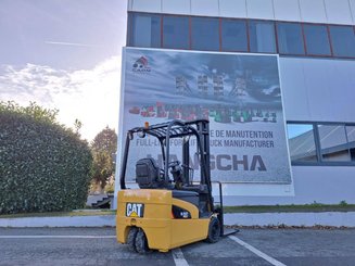 Three wheel front forklift Caterpillar EP16NT - 4