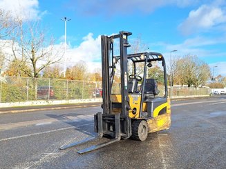 Three wheel front forklift Caterpillar EP20NT - 1