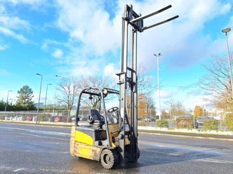 Three wheel front forklift Caterpillar EP20NT - 3