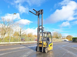 Three wheel front forklift Caterpillar EP20NT
