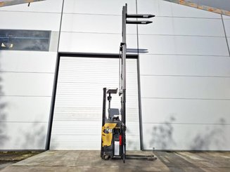 Stand-on pallet stacker Caterpillar NSR16N