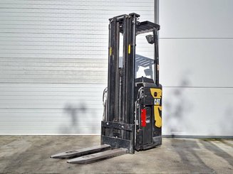 Stand-on pallet stacker Caterpillar NSR16N