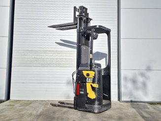 Stand-on pallet stacker Caterpillar NSR16N