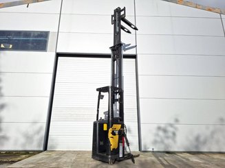 Stand-on pallet stacker Caterpillar NSR16N