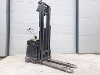 Pedestrian pallet stacker Caterpillar NSV16Ni - 1