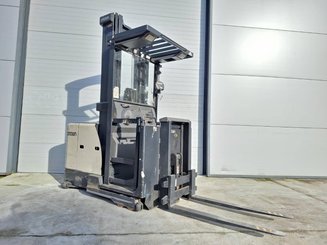 Man-up order picker Crown SP3522-1.0
