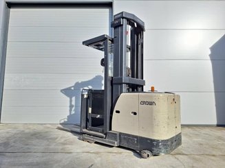 Man-up order picker Crown SP3522-1.0