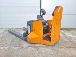 Stand-on pallet truck OMG 325P5 - 4