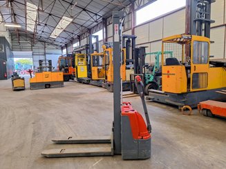 Pedestrian pallet stacker Stockman SECL1035