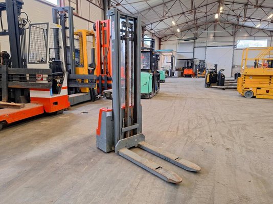 Pedestrian pallet stacker Stockman SECL1035 - 1