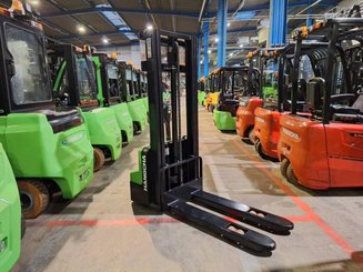 Pedestrian pallet stacker Hangcha CDD15-A2MC2-ISZ