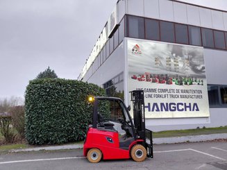 Four wheel front forklift Hangcha AE18